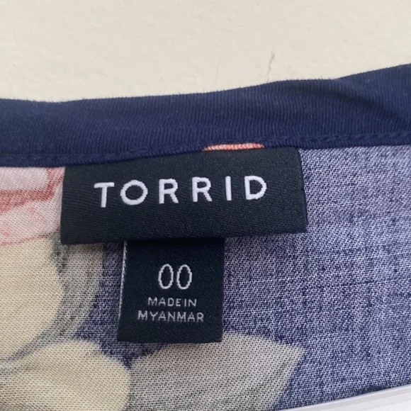 Torrid - Picture 3 of 7
